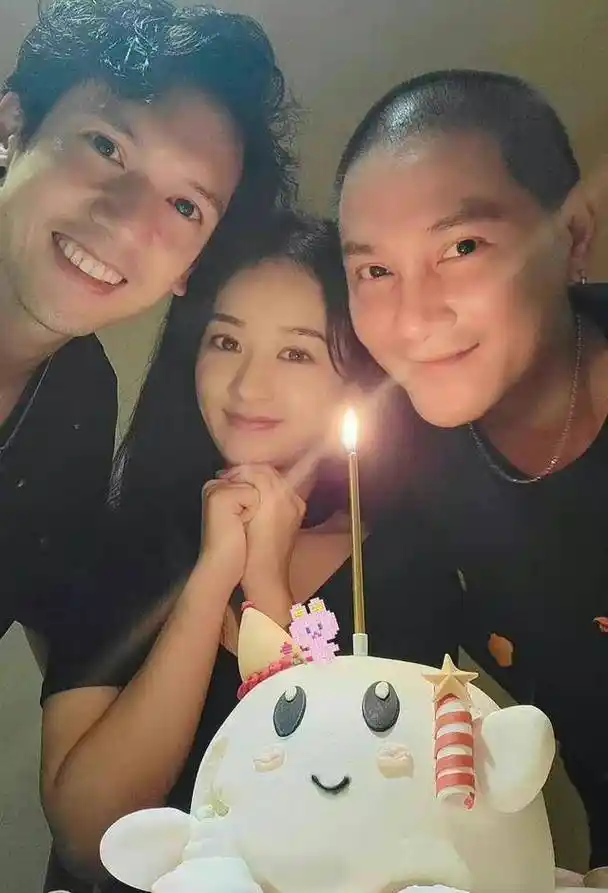 赵丽颖35岁生日,大哥丁子峻晒合照为其庆生,十年友情惹人羡_留言_网友