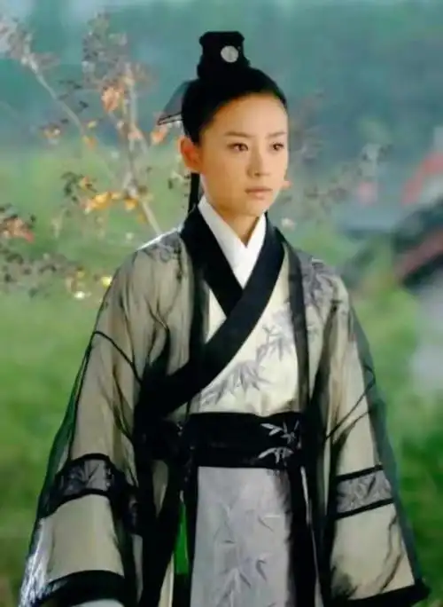 女明星女扮男装,鞠婧祎妆太浓,唐嫣大胡子,最后一个也太像了!