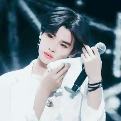 黄明昊justin爱豆头像