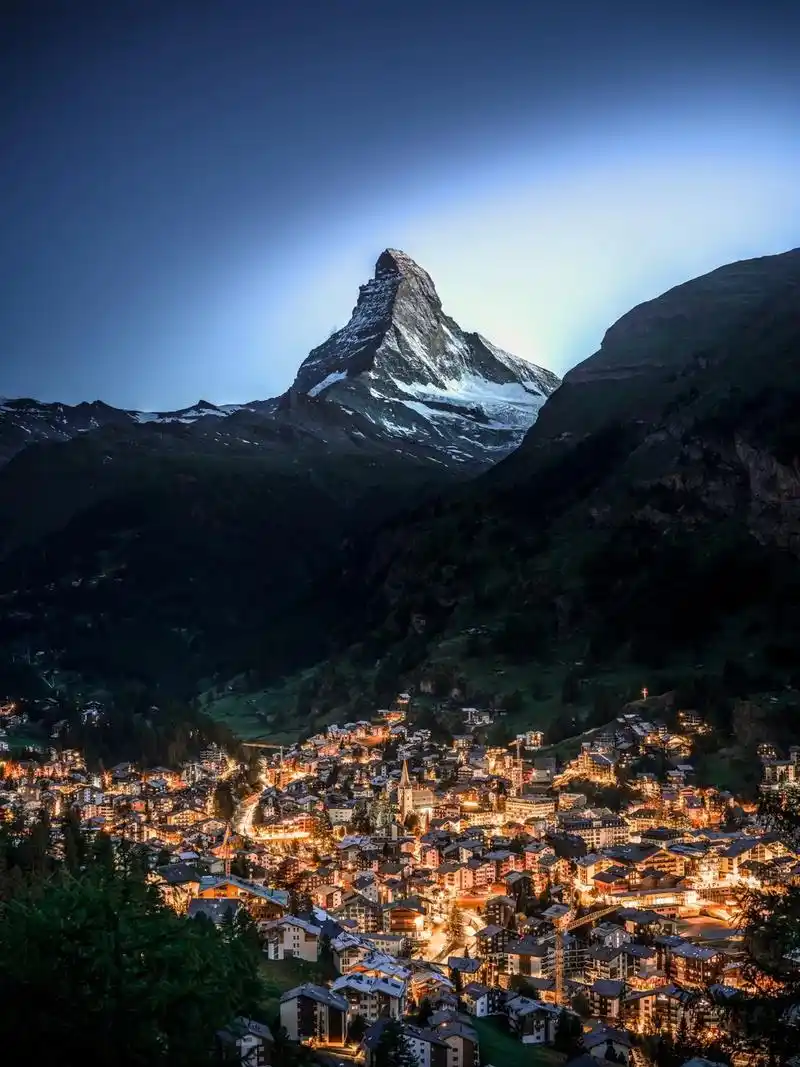 来感受哈苏一亿像素下的瑞士马特洪峰 raw by : lin - 抖音