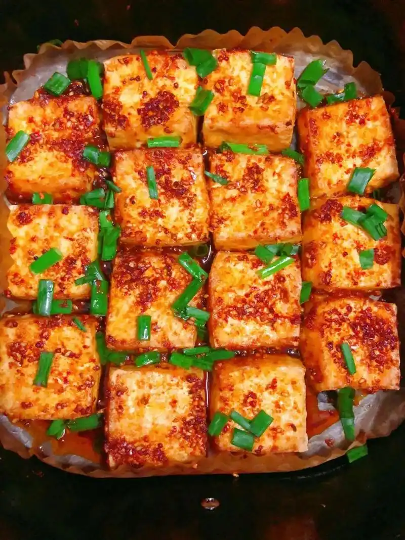 空气炸锅烤铁板豆腐,简直不要太好吃 这次分享一个懒人版空气炸锅烤