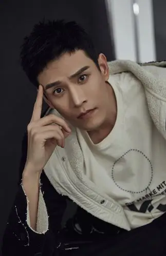 经超时髦运动风帅气写真图片