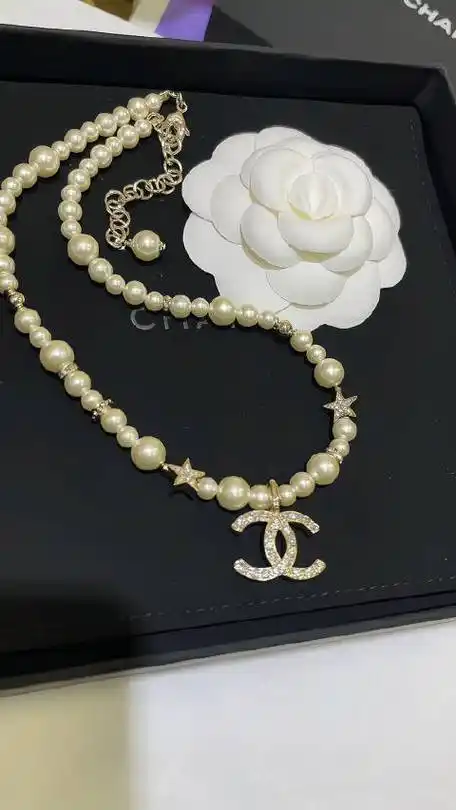 chanel 23a新款金色满钻双c吊坠小星星珍珠项链choker8278