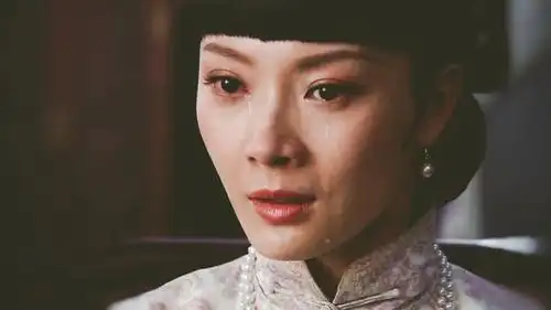 42岁好身材依旧,脚踩小白鞋更显活力|铁梨花|陈数|活力_新浪新闻