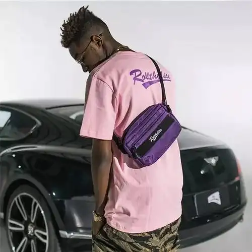 潮物| 男生穿骚粉帅气十足,搭配粉色两用伞有点厉害.