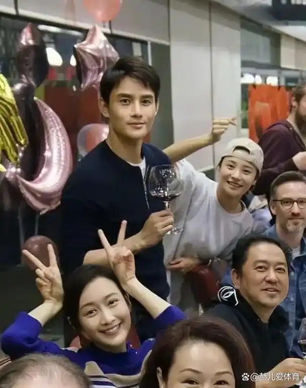 42岁王凯的现状:无儿无女,父亲已去世,有一妹妹