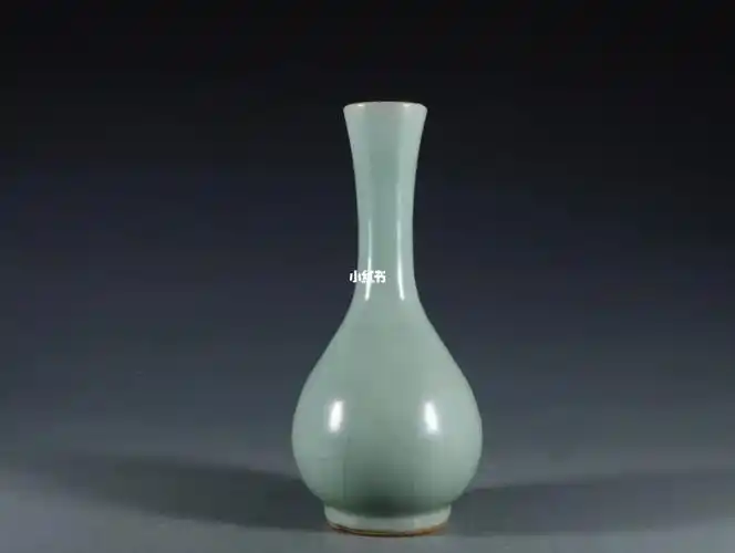 南宋龙泉粉青釉胆瓶