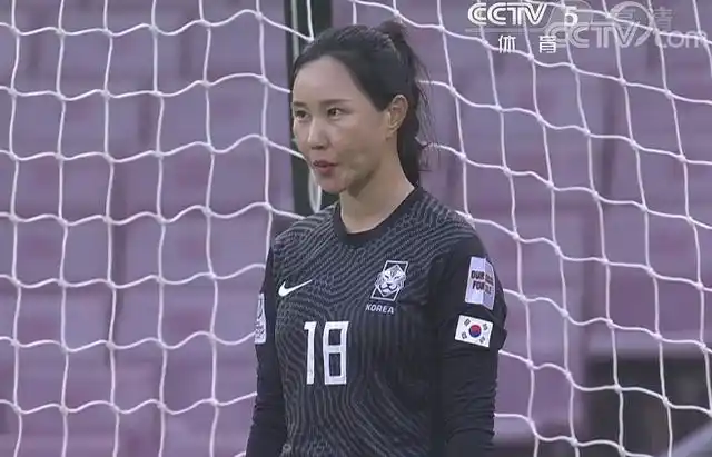 02到22中国女足5分钟2球水指导振臂庆祝韩国门将无奈