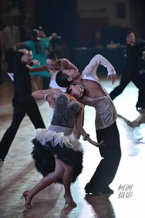 【2013第十五届cbdf国际标准舞公开赛】燃烧舞池,烈焰肢体