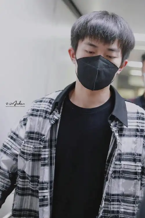 易烊千玺超话  2021 /0526 /210526  北京飞深圳  我非常喜欢的一次