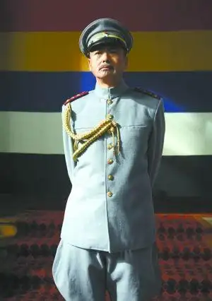 袁世凯(周润发饰)