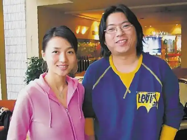 高晓松前妻夕又米再婚生子,儿子两岁活泼可爱,晒全家福幸福美满