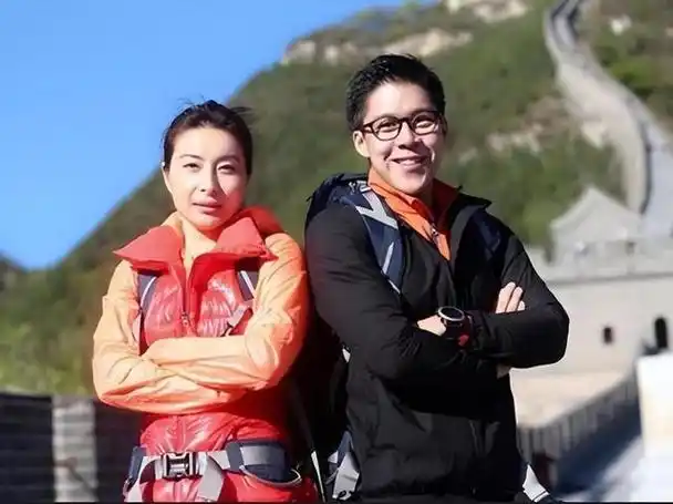 为何说霍启刚仕途无上限背后离不开2人支持最大助力是霍英东