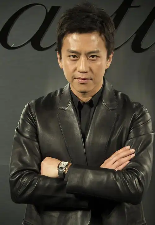 邓超黑色皮衣霸气活动写真图片