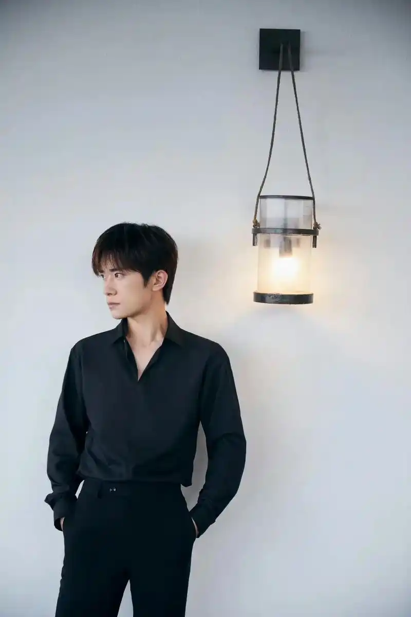 比帅照更具杀伤力的是女友视角#易烊千玺 #女友视角 #千纸鹤 - 抖音