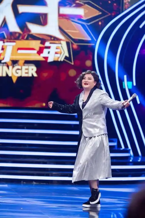 贾玲回归《百变大咖秀》爆笑模仿结石姐_综艺_爱特豆