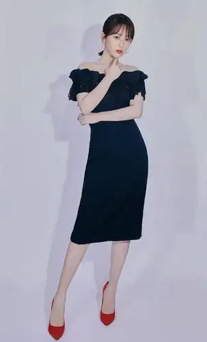 杨紫居然有106斤!私下穿搭让人明白什么叫做微胖得刚刚好