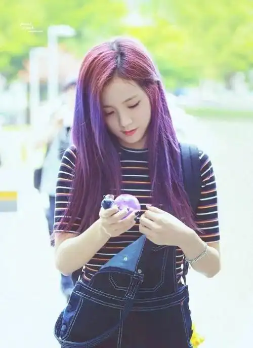 南韩女星流行染紫发玟星的紫发最霸气看完我都心动了