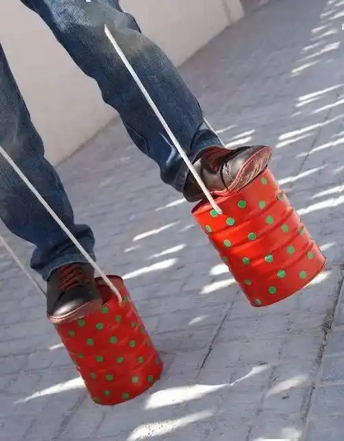 奶粉罐子这样diy手工制作玩具文具收纳花瓶收纳盒吊灯儿童高跷等哈哈