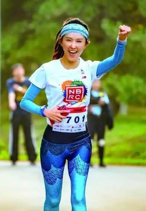 而且最厉害的是,她的跑马次数远超陈意涵和张钧甯.