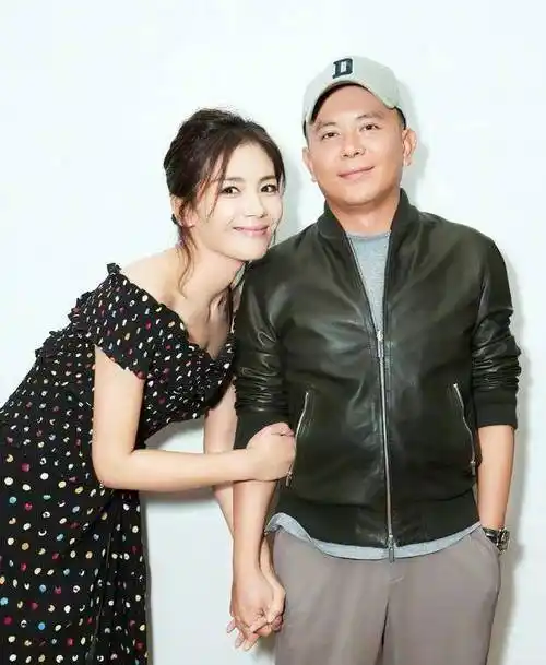 发现了刘涛王珂合影的规律喜欢同一个姿势还不能说明问题吗