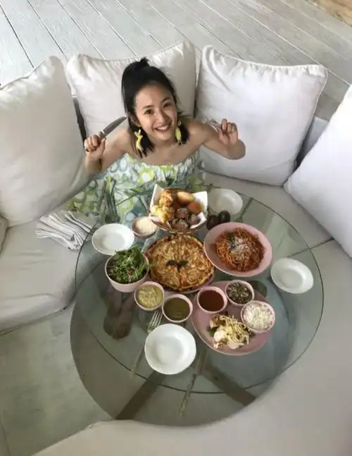 林依晨不愧是男神收割机短发素颜自拍照溢出屏幕的可爱