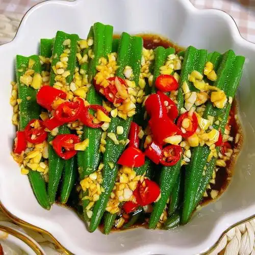 快手家常凉菜推荐凉拌青瓜凉拌秋葵凉拌鸡胸肉低脂不怕胖