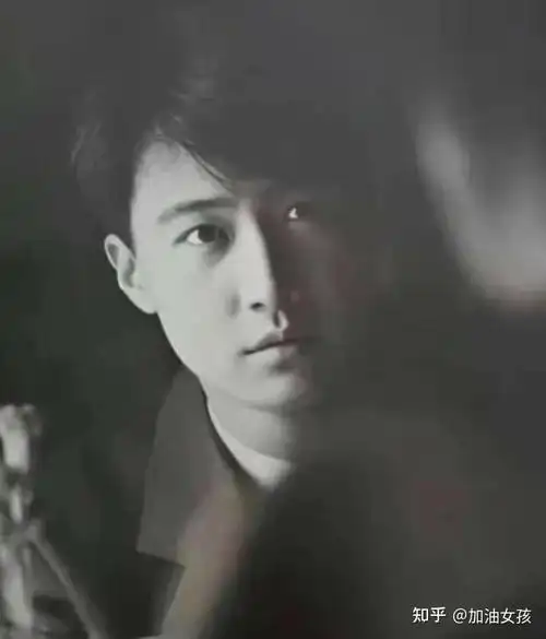 黎明:四大天王之一,年轻的模样很帅气