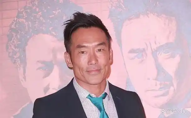 香港男星被妻子背叛,离婚后人财两空,无家可归,提及前妻表不屑