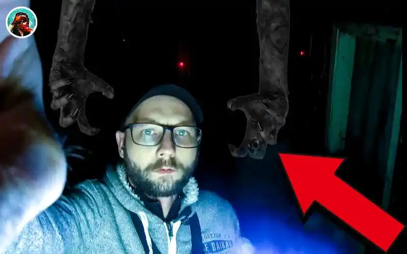 7个黑暗惊悚的恐怖灵异影片教堂附近焚烧巫术荒野的鬼魂办公室楼上