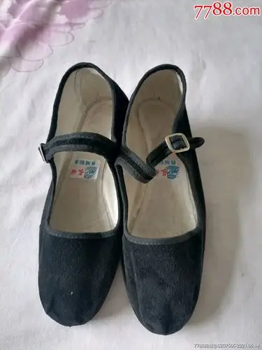 女一带鞋