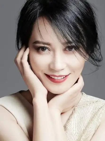 在没有美颜的时代这些女星太美了(盘点那些年过40岁风韵犹存的女明星