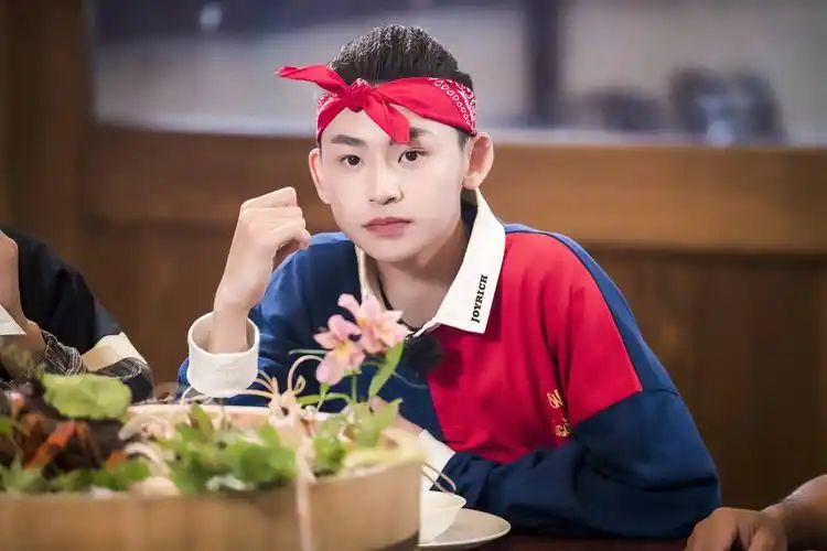 小鬼王琳凯青春的花路挚爱大公开音乐竟是女朋友