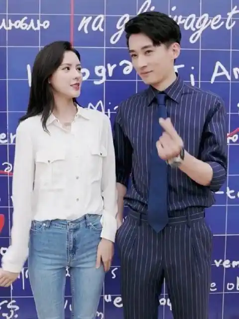 夜色暗涌时定档#刘学义张予曦新剧《夜色暗涌时》要来了,预告好甜,咱