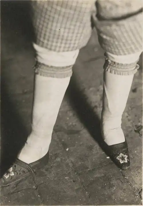 老照片中的华夏 | 1932年的女子缠足,这就是三寸金莲!