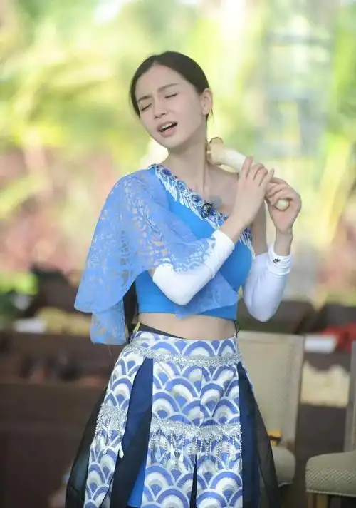 杨颖将缺席《奔跑吧》录制,称是因工作安排冲突,被质疑避风头