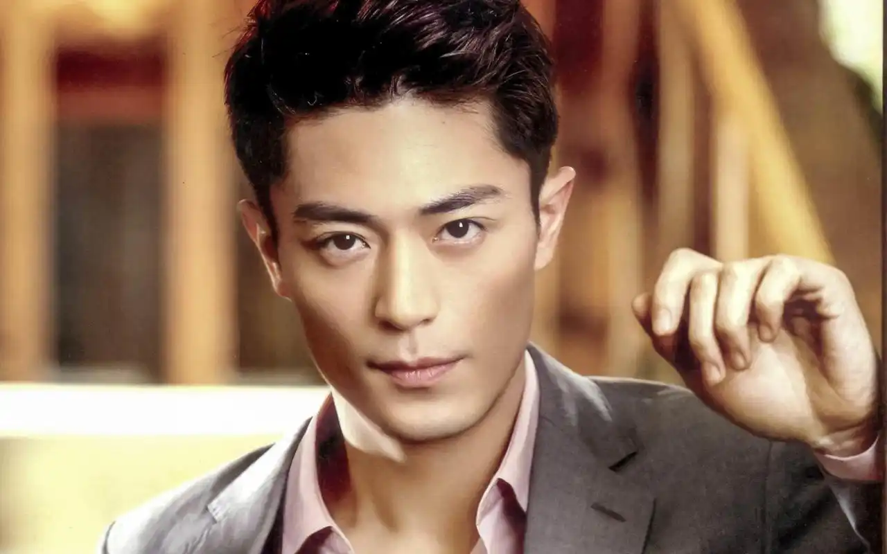 com/bz/227277 壁纸标签 霍建华打开高清大图