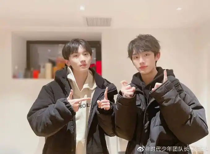 马嘉祺送给他兄弟的生日祝福,写的也太好了!_夏天_时候_贺峻霖