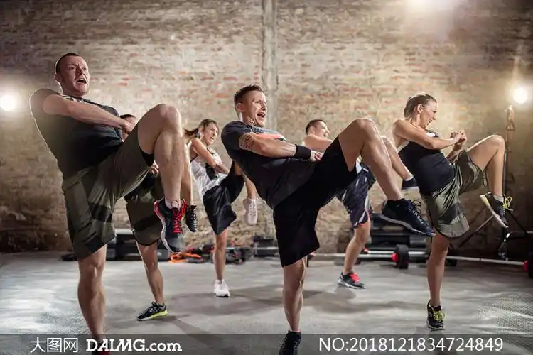 动作整齐划一运动人物摄影高清图片