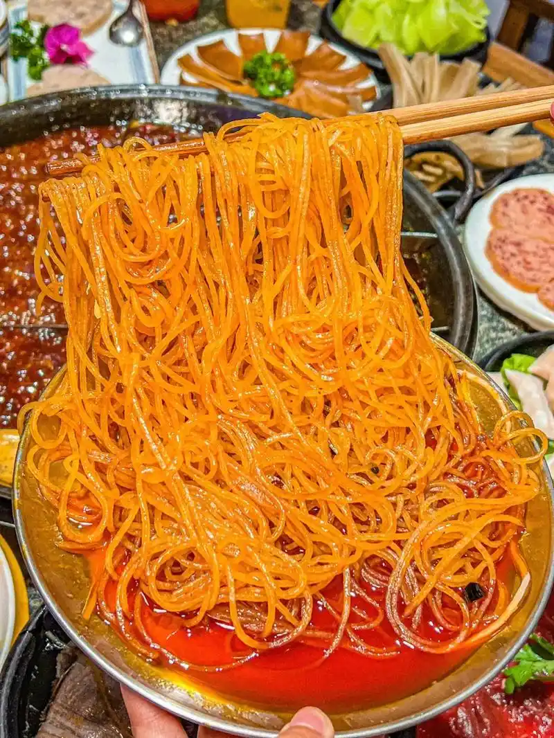 这就是千源九宫格老火锅啦 - 抖音