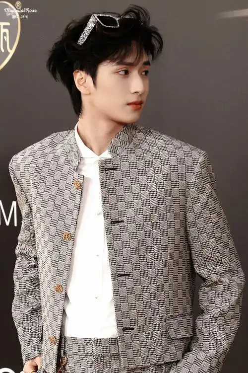 谁来救救严浩翔