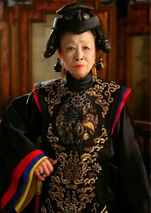 柳瑛娘并非天然是一个魏璎珞那样的斗士,她从未接受