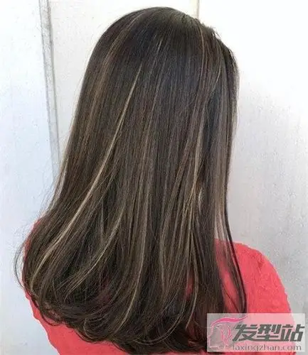 染发后长黑发怎么办 染什么发色对头发伤害小