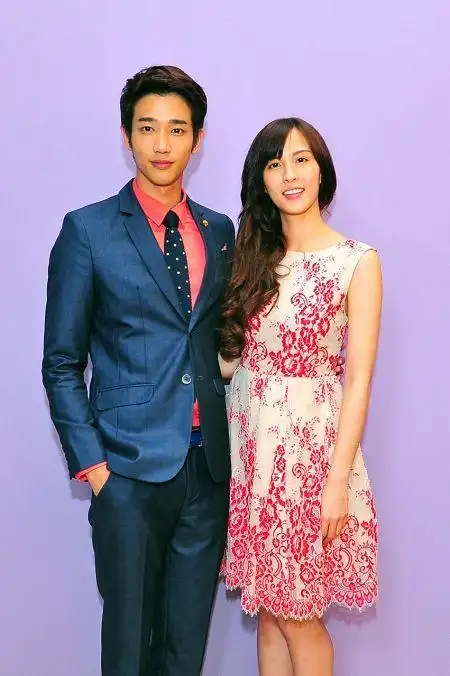 刘以豪泳裤戏超吸睛 魏蔓甩马尾「女神正翻」