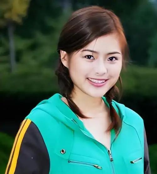 主持人陈辰:嫁小2岁歌手余笛,41岁高龄生子,结婚10年幸福如初