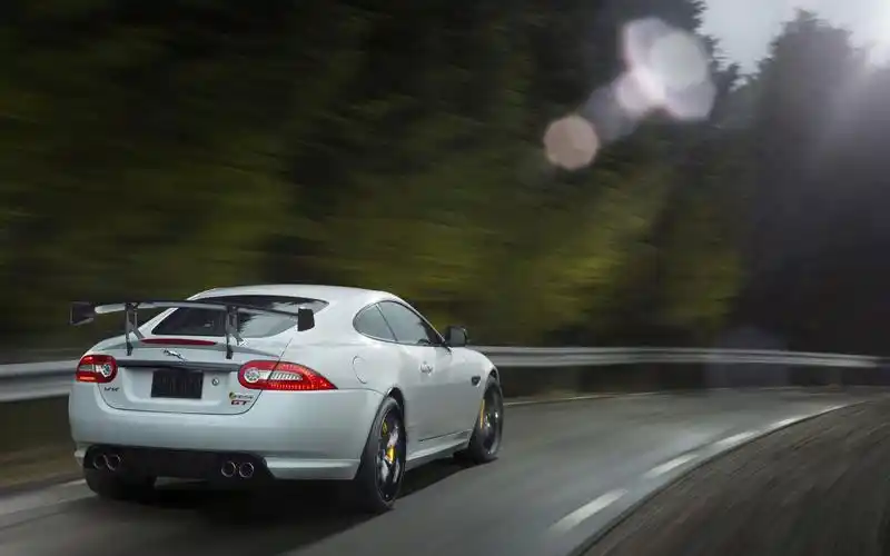 2014款捷豹xkrsgt跑车桌面壁纸