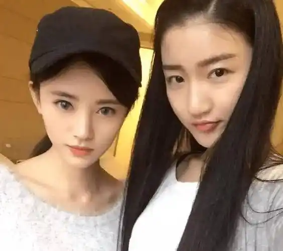 闺蜜晒鞠婧祎旧照,"网红滤镜下"看清颜值,横扫半个网红圈!