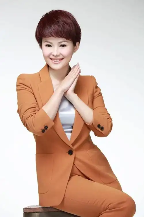 十六位才貌双全,聪明靓丽的央视国际频道女主持人