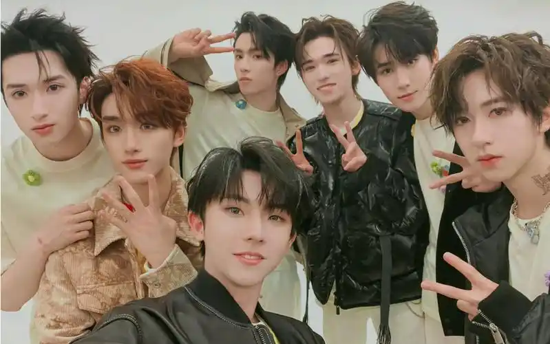 当已下楼粉丝看时代少年团四周年演唱会【reaction(3)】当我看我拆家