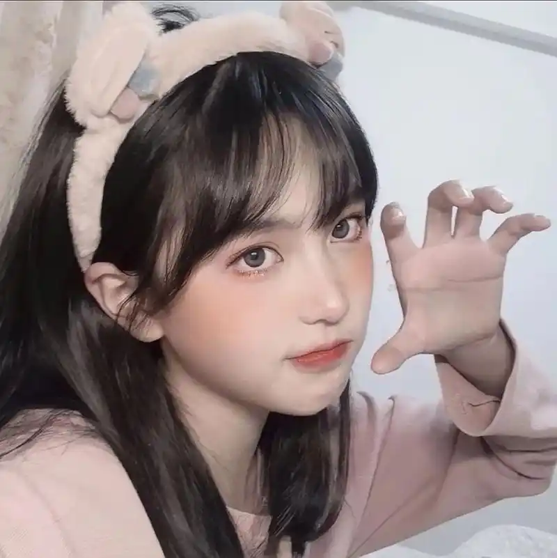 俏皮可爱的女生头像